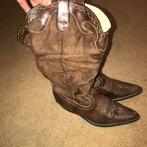 Women’s SODA cowboy boots. Size 7.5.